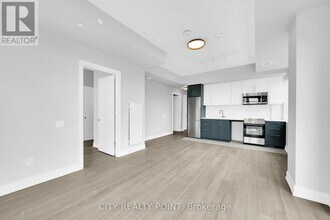 664-664 Spadina Ave. in Toronto, ON - Building Photo - Building Photo