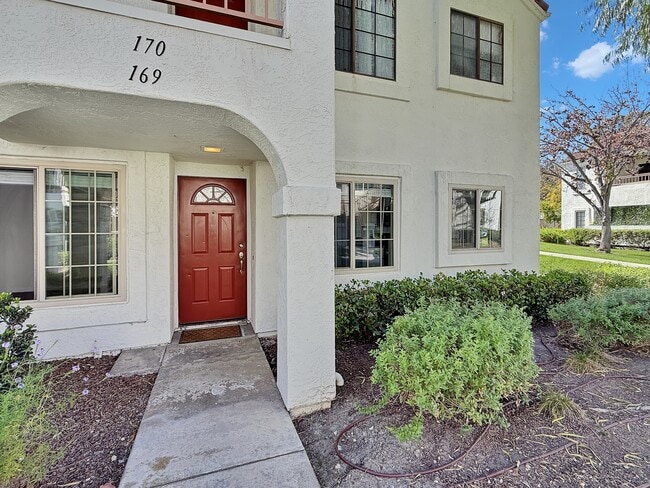 13316 Caminito Ciera in San Diego, CA - Building Photo - Building Photo