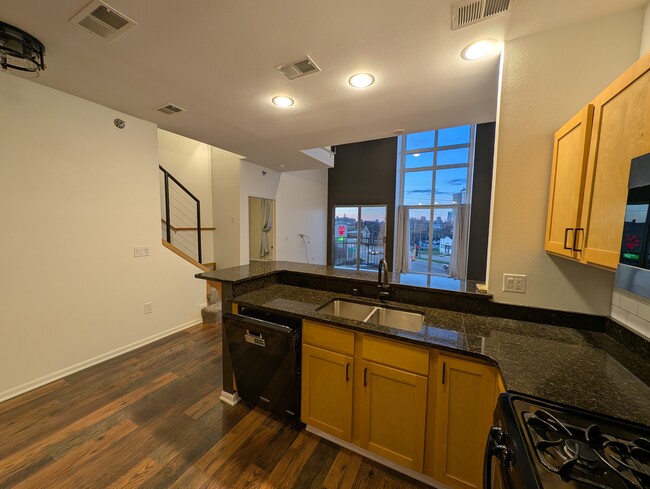 property at 2121 S Kinnickinnic Ave