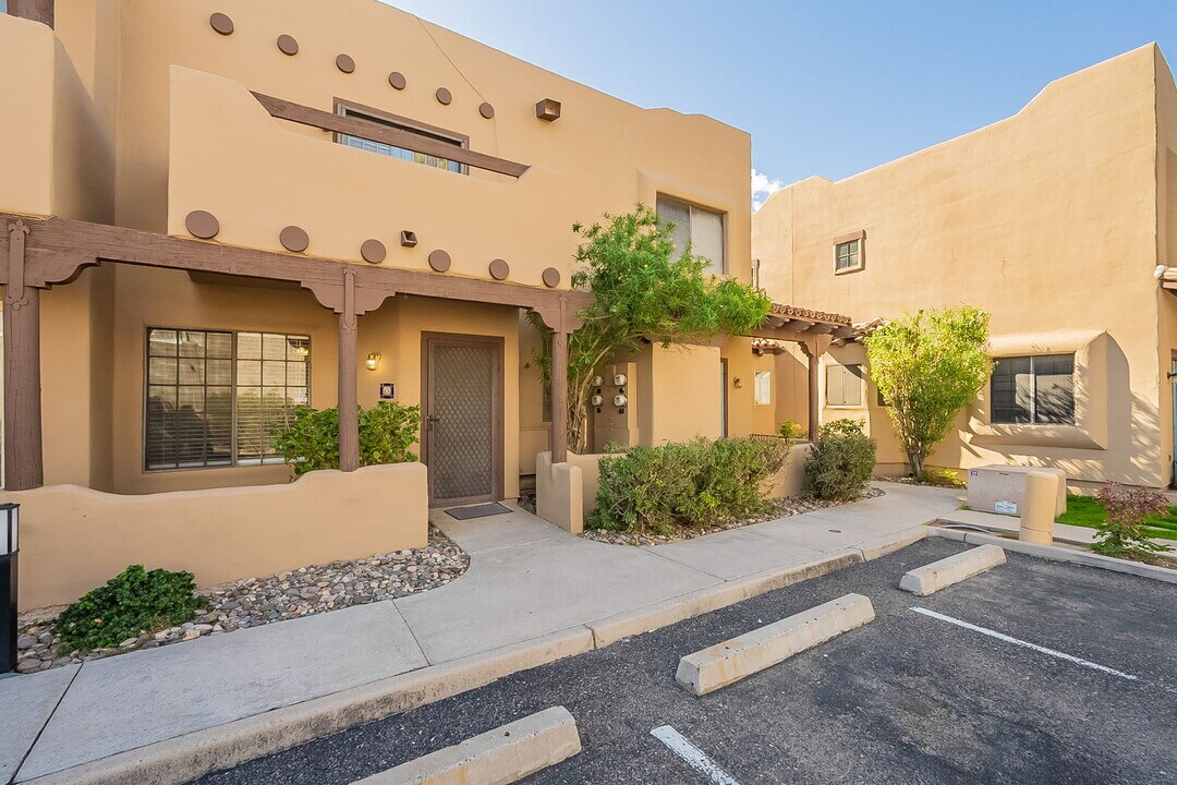 1446 E Grovers Ave, Unit 13 in Phoenix, AZ - Foto de edificio