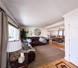 4 Shorewood Dr in Bayville, NY - Building Photo - Building Photo