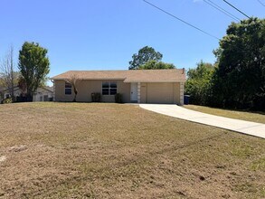 1224 Hamilton Ave in Lehigh Acres, FL - Building Photo - Building Photo