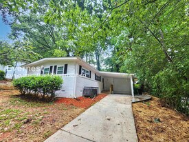 3024 Pasadena Dr in Decatur, GA - Building Photo