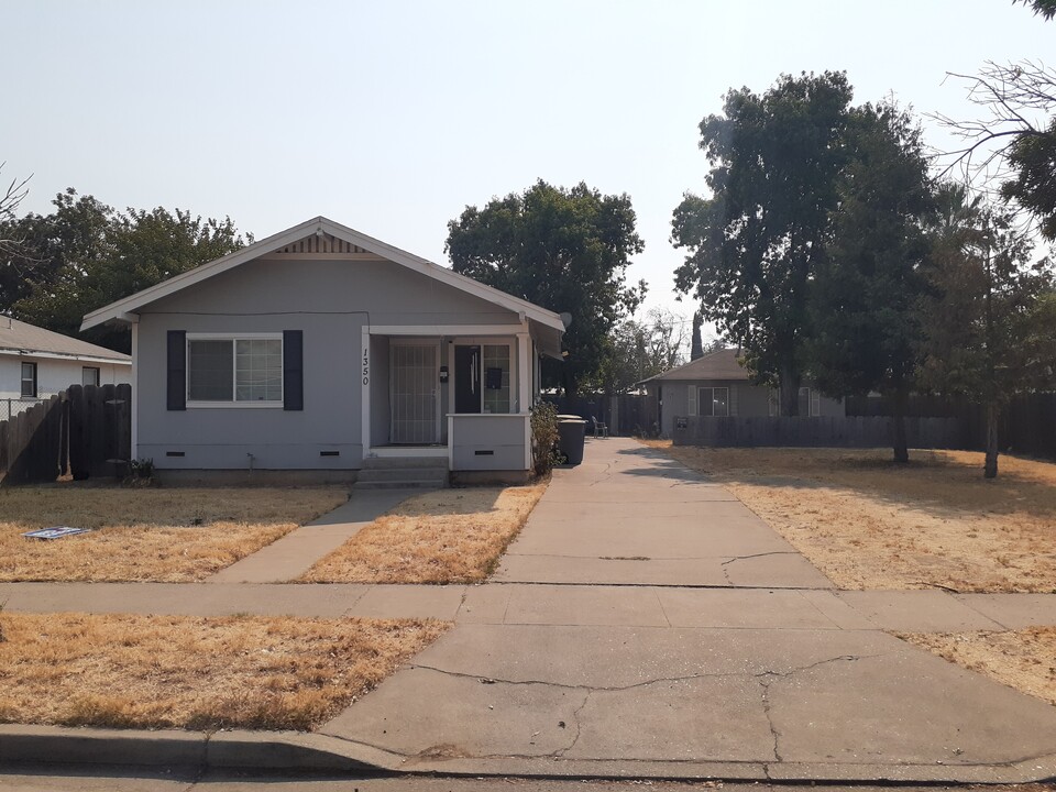 1350 E 22nd St in Merced, CA - Building Photo