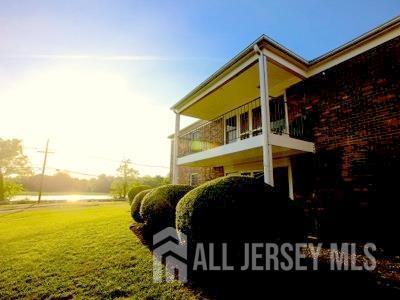 504 Lakeview Terrace in Princeton, NJ - Building Photo