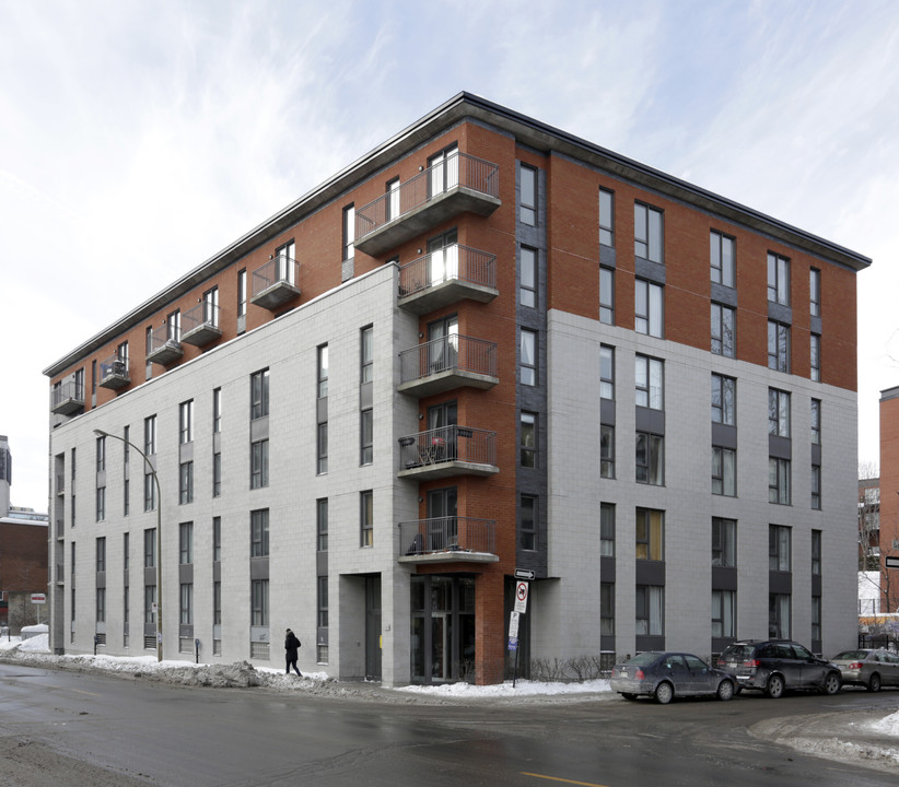 Suites Kennedy in Montréal, QC - Building Photo