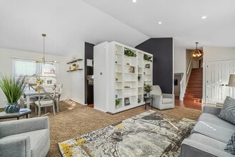 1201 Easton Dr in Carol Stream, IL - Building Photo - Building Photo