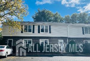 4702 Hana Rd in Edison, NJ - Building Photo