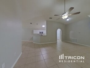 3269 Hunters Chase Loop in Kissimmee, FL - Building Photo - Building Photo