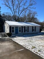 108 Sunset Ln in Bessemer City, NC - Building Photo