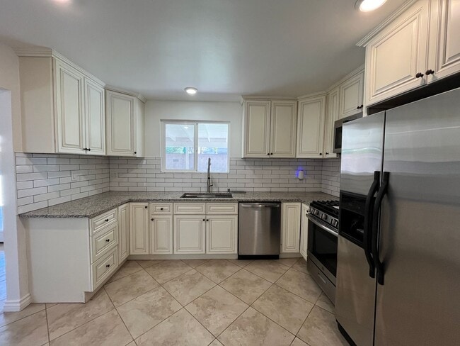 2476 Pierce Ct in Simi Valley, CA - Building Photo - Building Photo