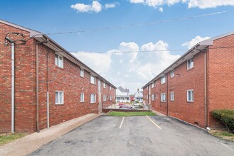 Broadway Manor Apartments in East Mckeesport, PA - Building Photo - Interior Photo