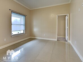 6703 England St in Houston, TX - Building Photo - Building Photo
