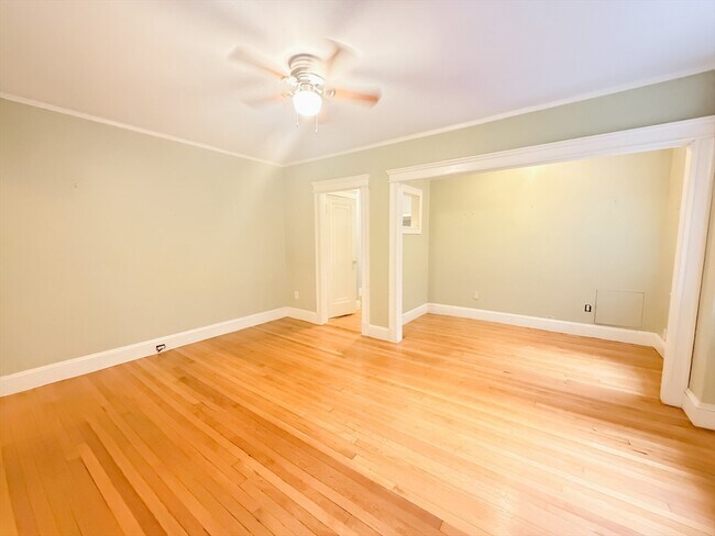 110 Riverway, Unit 2 in Boston, MA - Building Photo - Building Photo