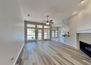 3016 Coventry Ln in Waxahachie, TX - Building Photo - Building Photo