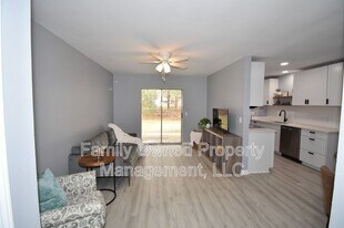 113 Susan Dr in Summerville, SC - Building Photo