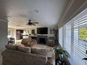 23158 Leonora Dr in Woodland Hills, CA - Building Photo - Building Photo