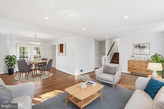7821 Cayuga Ave in Bethesda, MD - Building Photo - Building Photo