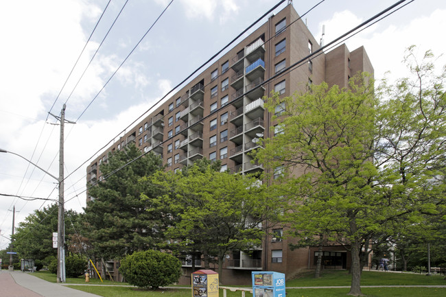 Sheppard Place in Toronto, ON - Building Photo - Building Photo