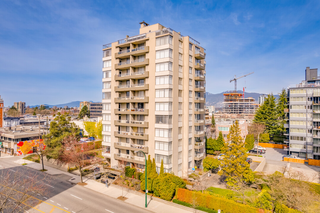Shaughnessy House in Vancouver, BC - Building Photo