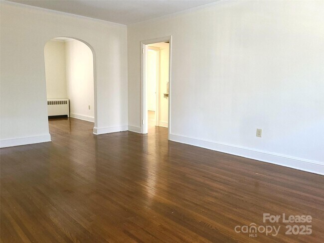 2365 Sharon Rd in Charlotte, NC - Building Photo - Building Photo
