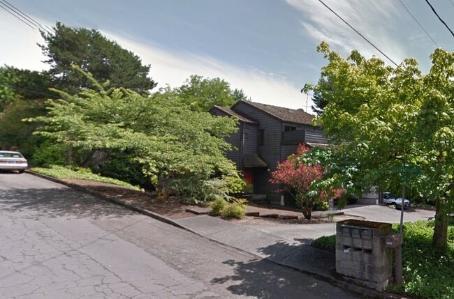 2026 SW Carolina St, Unit 2022 SW Carolina St.