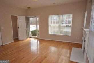 142 Brookview Dr in Riverdale, GA - Building Photo - Building Photo