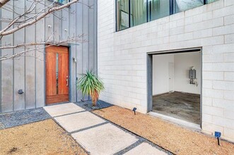 3730 Colvin Ct in Dallas, TX - Building Photo - Building Photo
