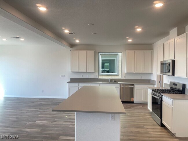 property at 5749 Avondale Rise Wy