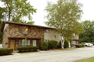 Holly Apartments in Kokomo, IN - Foto de edificio - Building Photo