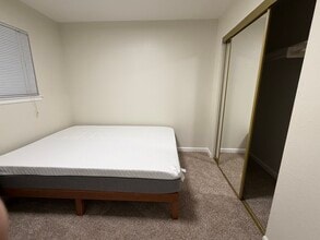 6121 Westholme Way in Sacramento, CA - Building Photo - Building Photo