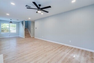 13808 Lothian Dr in Pflugerville, TX - Foto de edificio - Building Photo