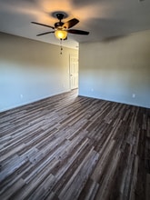 256 E Outer Rd in Poplar Bluff, MO - Foto de edificio - Building Photo