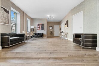 240 W 64th St in New York, NY - Foto de edificio - Building Photo