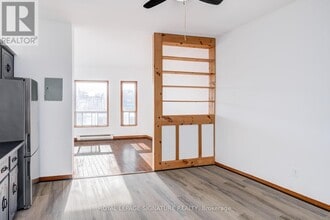 3038 Dundas St W in Toronto, ON - Building Photo - Building Photo