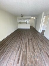 18335 NW 68th Ave in Hialeah, FL - Building Photo - Building Photo