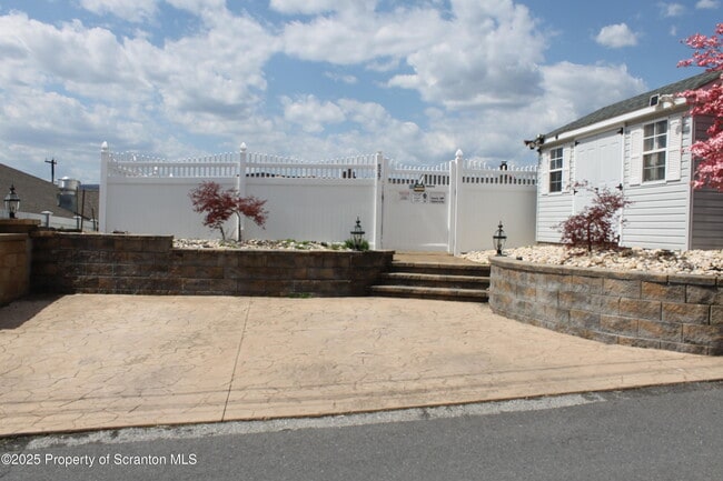 527 Cedar Ave in Scranton, PA - Building Photo - Building Photo