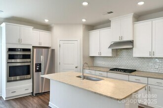 221 Emmett Dr in Pineville, NC - Building Photo - Building Photo