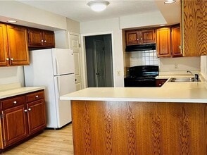 441 Ayrault Rd in Fairport, NY - Building Photo - Building Photo