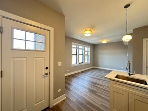 3946.5 N Janssen Ave in Chicago, IL - Building Photo - Building Photo