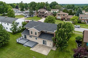 79 Hemlock Dr in West Seneca, NY - Building Photo