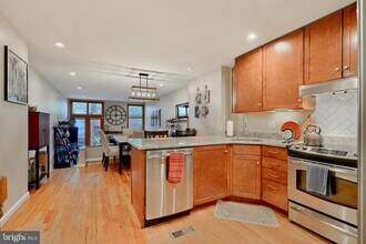 711 S Hanover St in Baltimore, MD - Building Photo - Building Photo