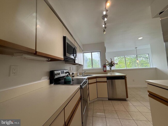property at 828 Chanticleer
