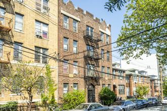 915 43rd St in Brooklyn, NY - Building Photo - Building Photo