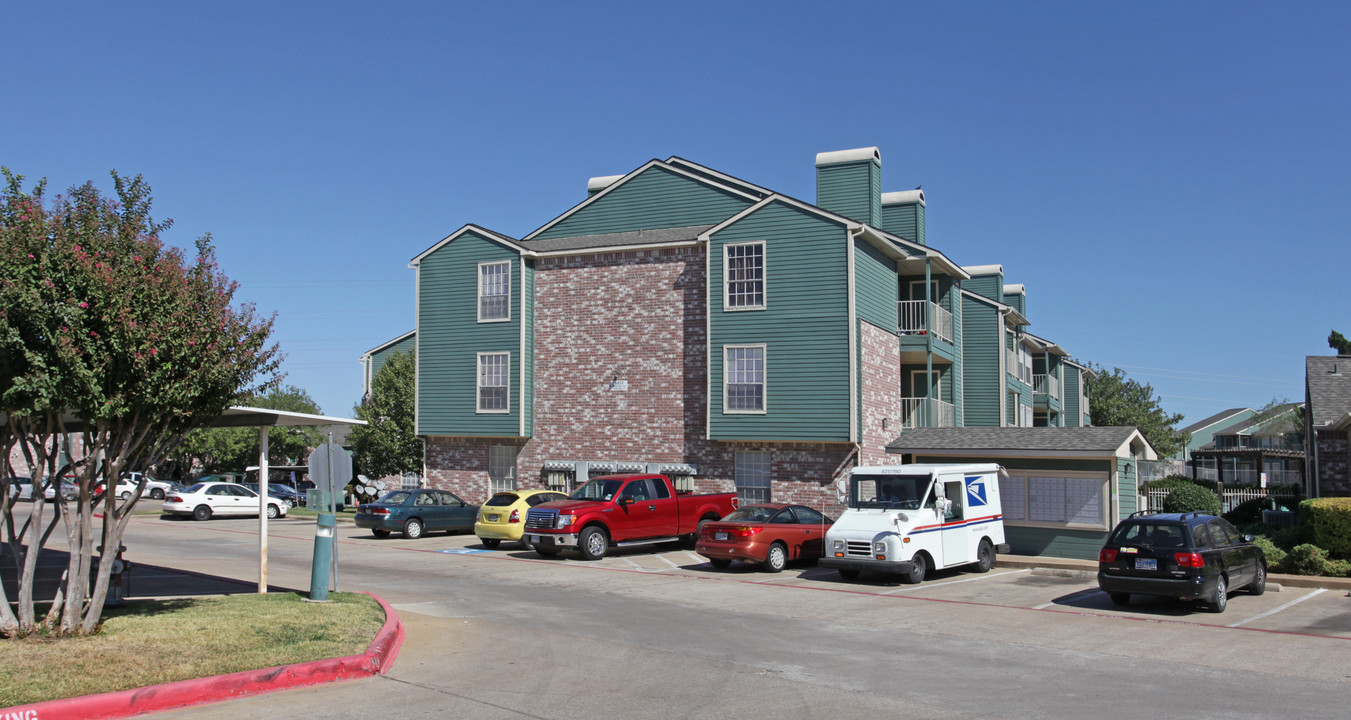 Ridgecrest At Hulen Bend in Fort Worth, TX - Building Photo