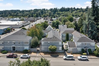 Lawton Apartments in Shelton, WA - Building Photo - Building Photo