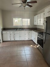 2208 Kent St in Los Angeles, CA - Foto de edificio - Building Photo