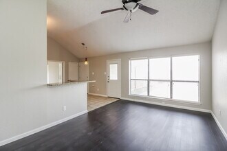 936 Manor Dr in Desoto, TX - Building Photo - Building Photo