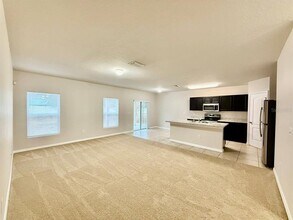 10113 Candleberry Wds Ln in Gibsonton, FL - Building Photo - Building Photo