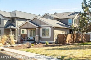 20909 Sotra Loop in Bend, OR - Building Photo